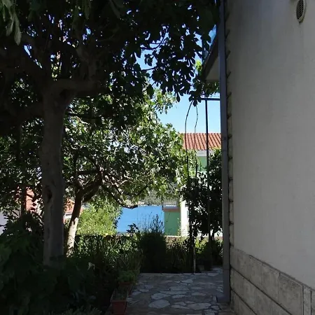 Apartment Pero Marina